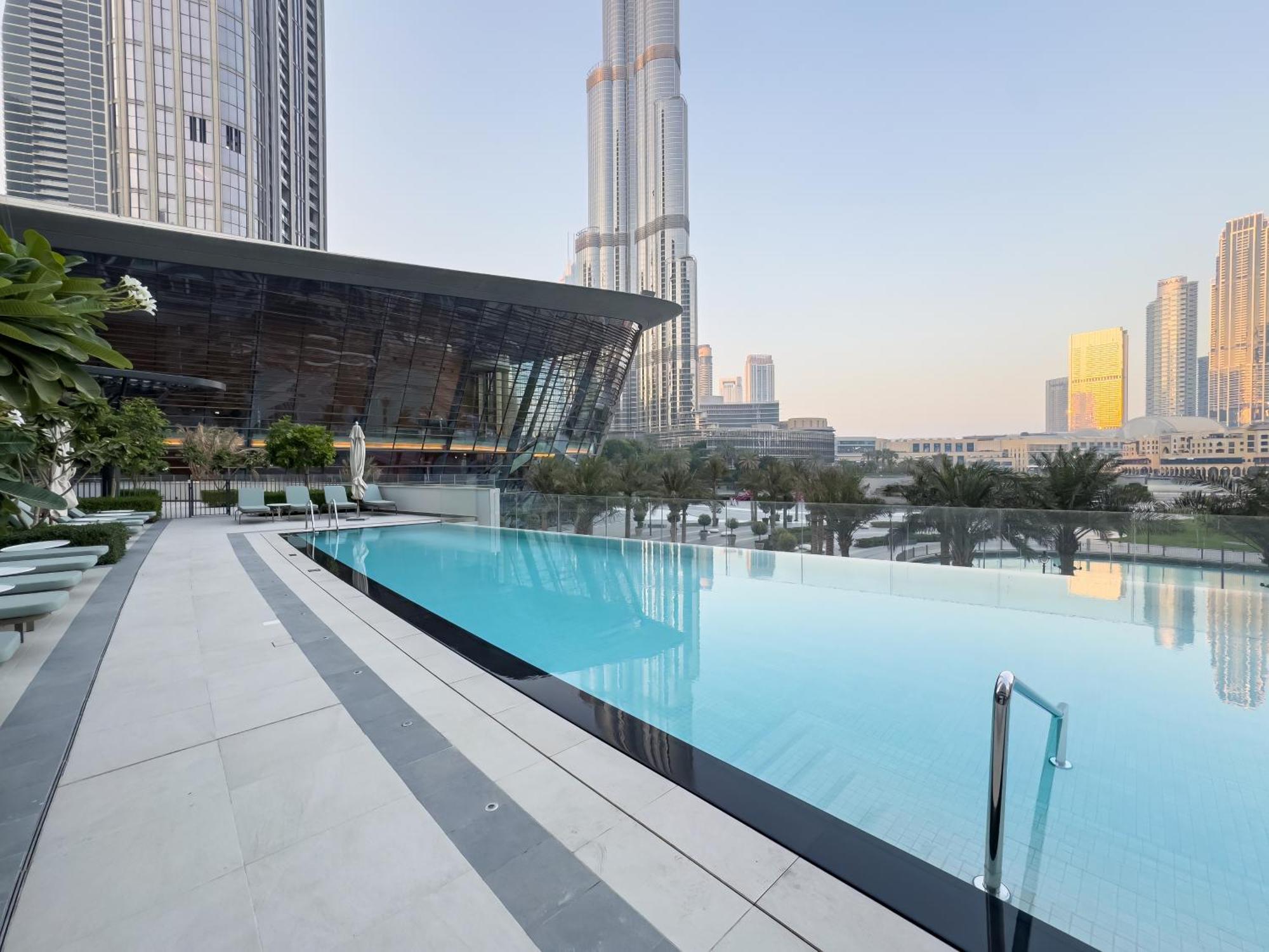 Spacious, Modern Chic 2 Bdr In Prime Downtown Location * Dubai