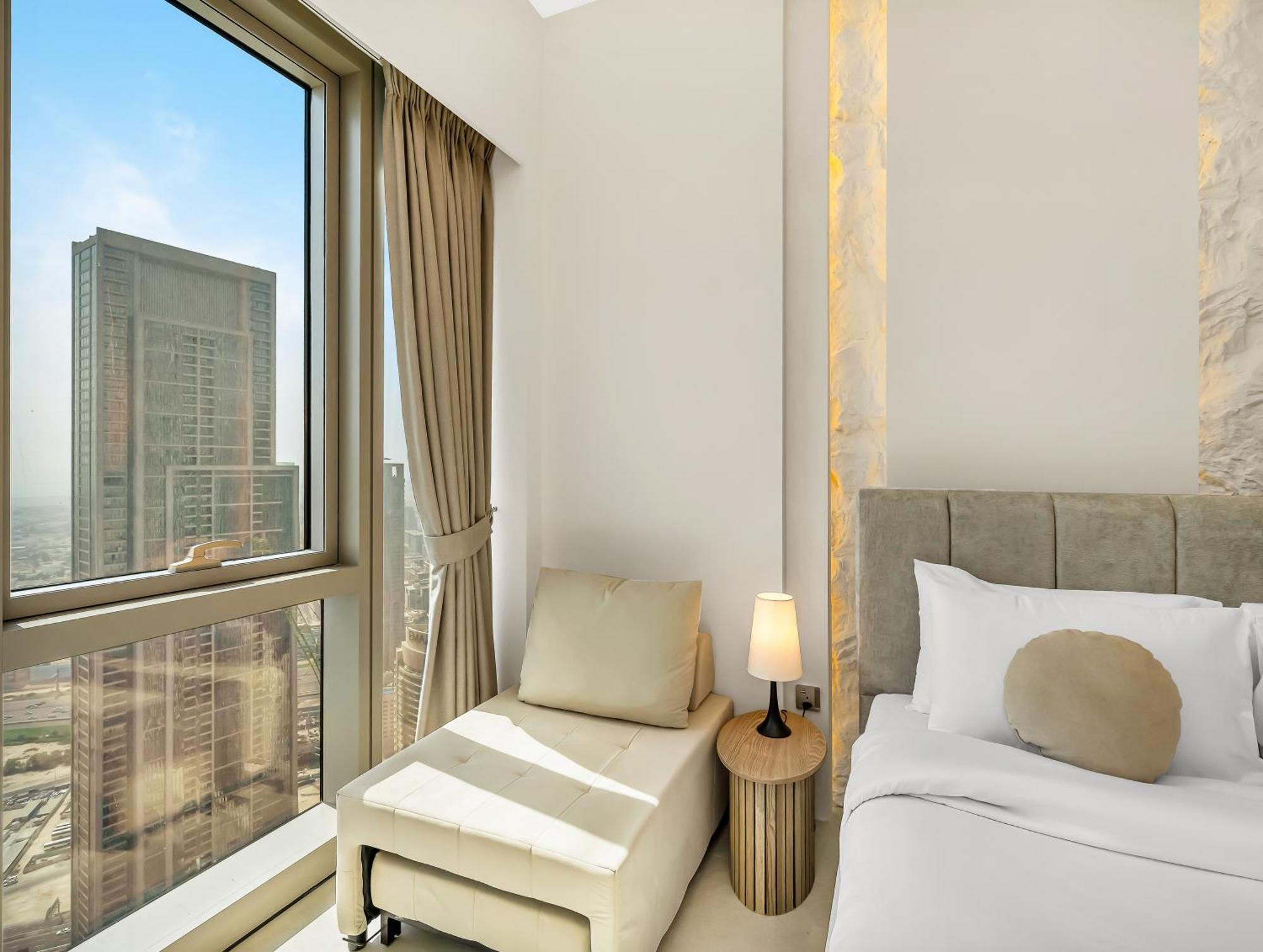 Spacious, Modern Chic 2 Bdr In Prime Downtown Location Apartment *