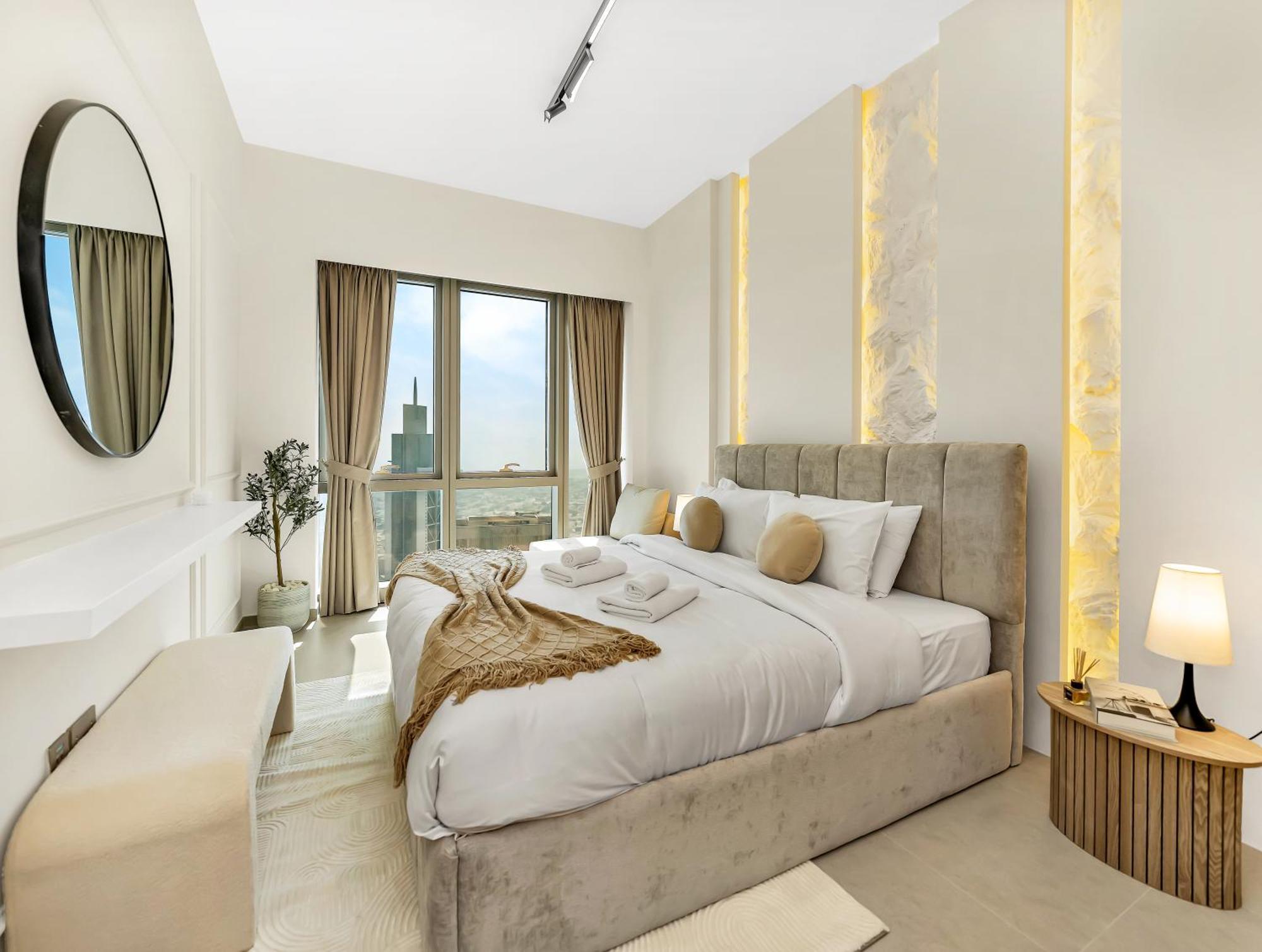 Spacious, Modern Chic 2 Bdr In Prime Downtown Location * Dubai