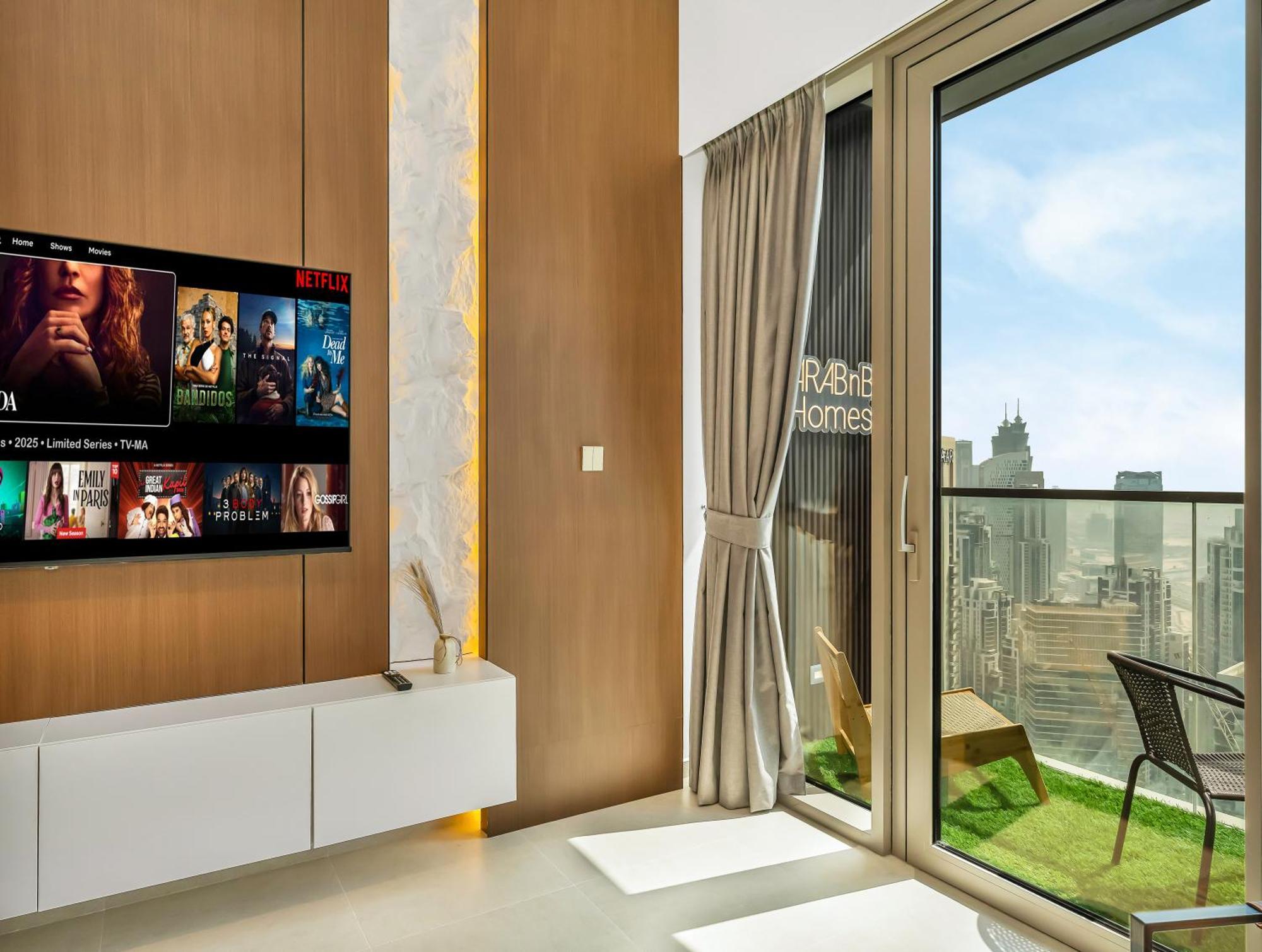Spacious, Modern Chic 2 Bdr In Prime Downtown Location Apartment *