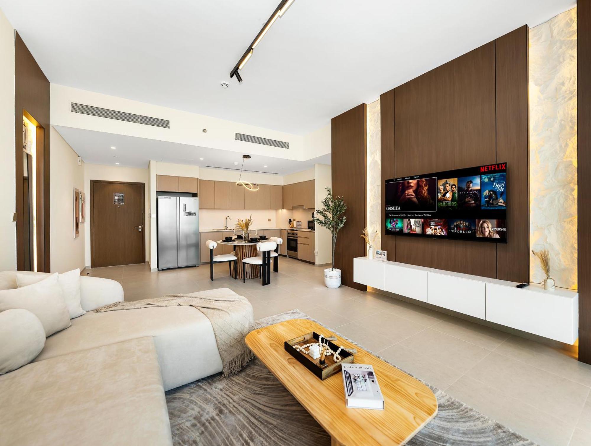 Spacious, Modern Chic 2 Bdr In Prime Downtown Location Apartment Dubai
