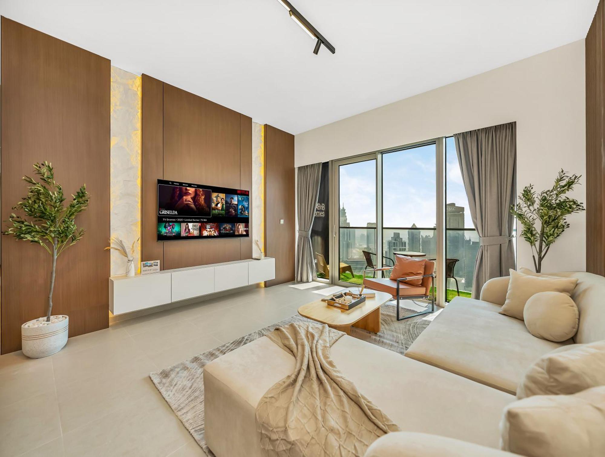 Spacious, Modern Chic 2 Bdr In Prime Downtown Location Apartment Dubai