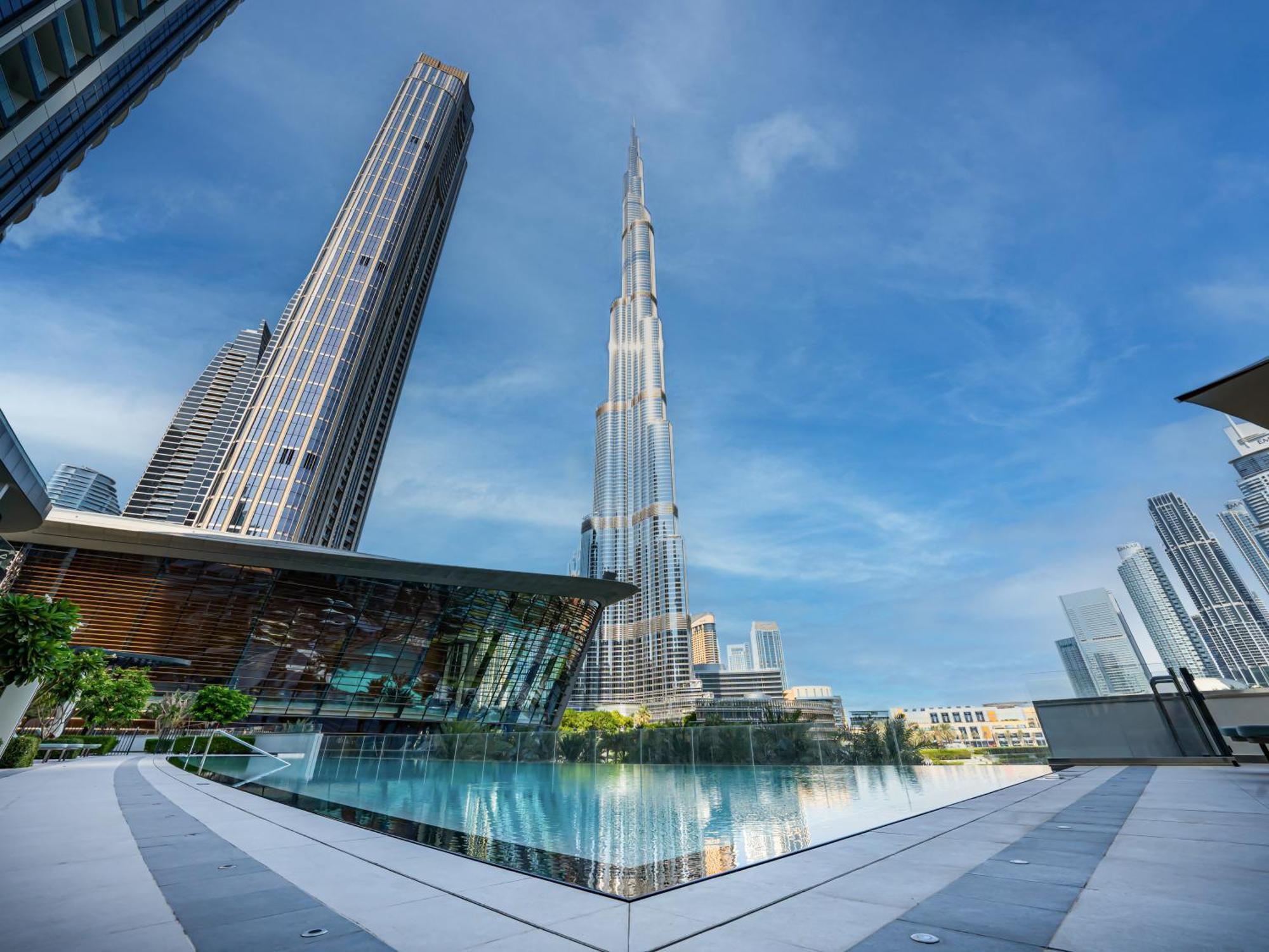 Spacious, Modern Chic 2 Bdr In Prime Downtown Location * Dubai