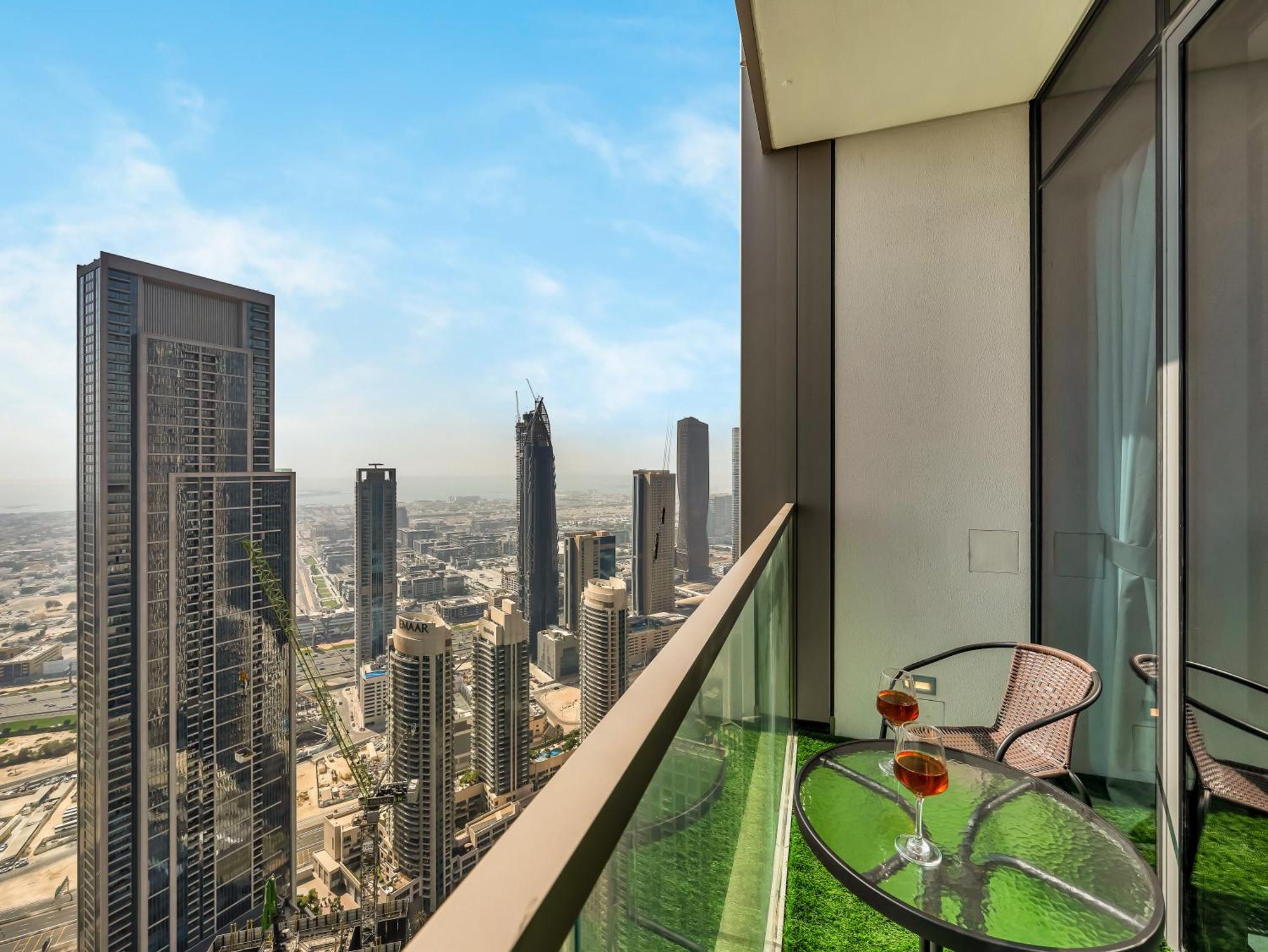 Spacious, Modern Chic 2 Bdr In Prime Downtown Location Apartment Dubai